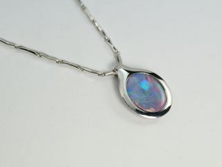 Schmuckanhänger mit Opal