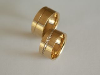 Eheringe aus Gelbgold mit Brillanten
