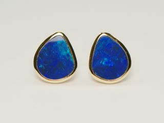 Ohrstecker aus Gelbgold 750 mit blauem Opal