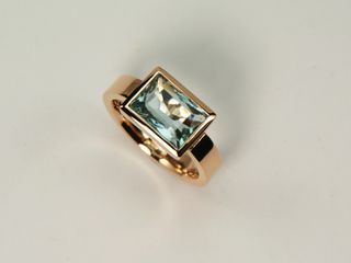 Verschiedene Ringe mit Aquamarin