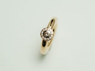 Brillantring aus Rotgold