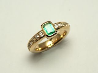 Klassischer Smaragd-Ring