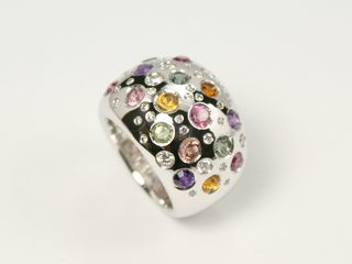 Ring aus Weissgold mit Turmalinen und Brillanten